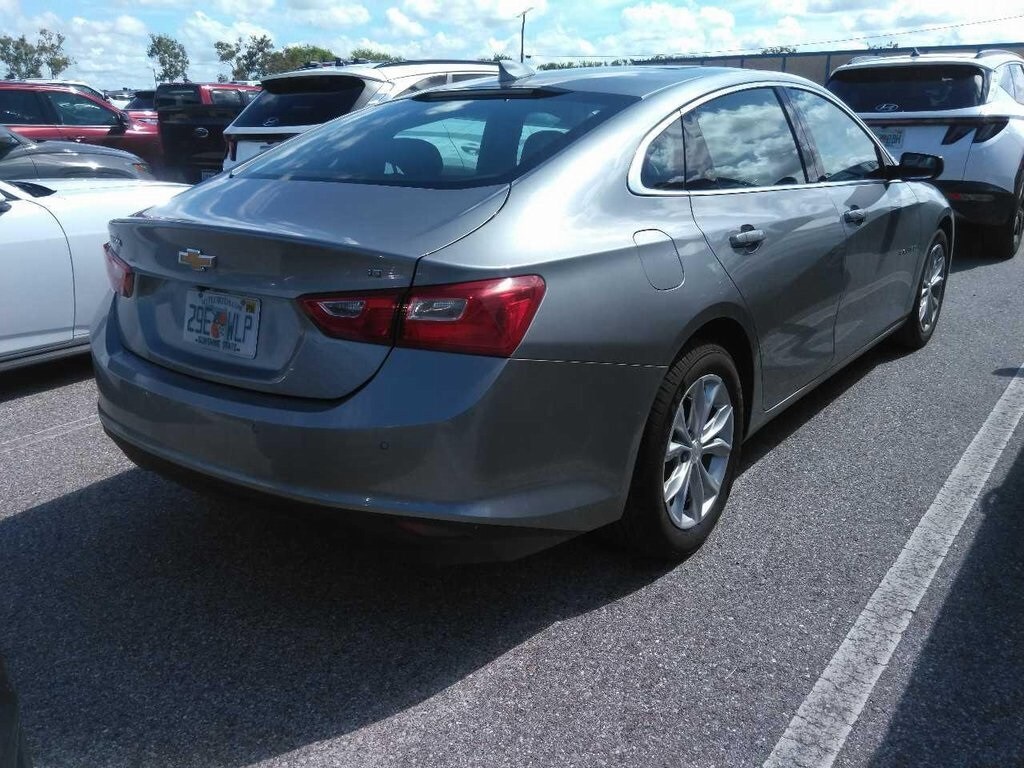 2024 Chevrolet Malibu 1LT photo 2