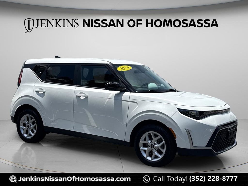 Used 2024 Kia Soul LX Hatchback