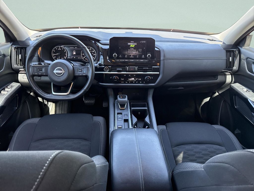 2023 Nissan Pathfinder SV - Photo 19