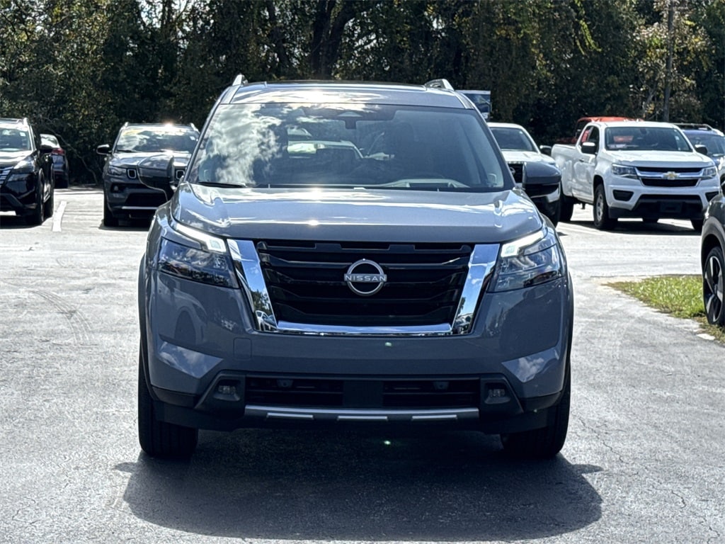 New 2025 Nissan Pathfinder Platinum SUV