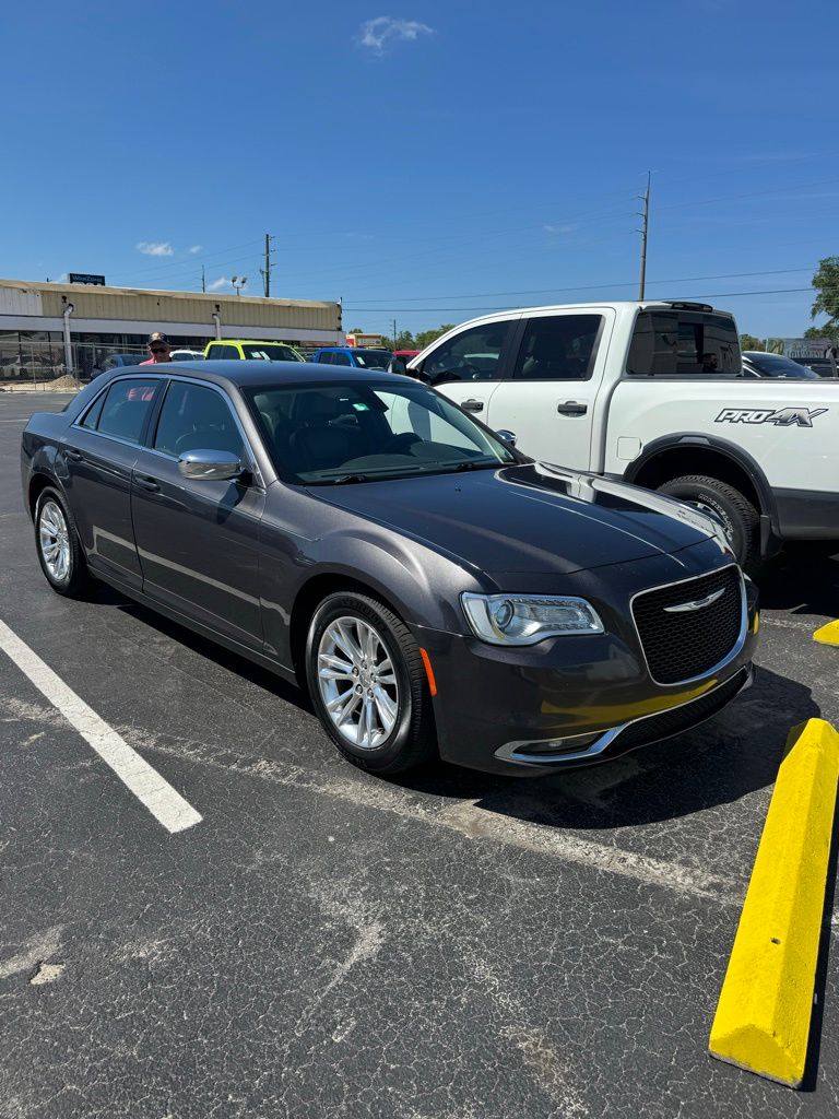 2019 Chrysler 300 Touring