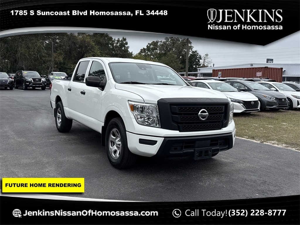 2022 Nissan Titan S's photo