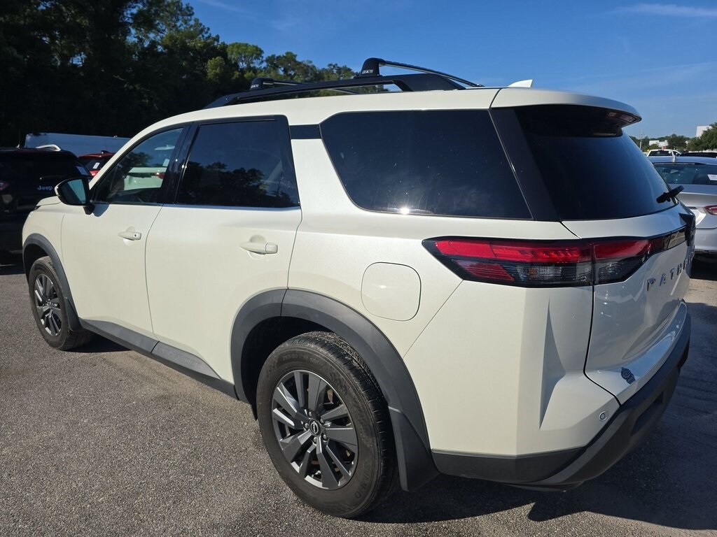2022 Nissan Pathfinder SV photo 4
