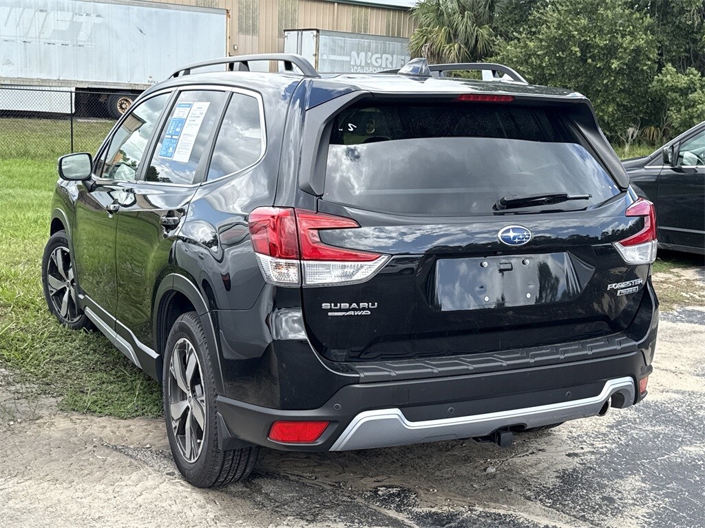 2021 Subaru Forester Touring photo 2