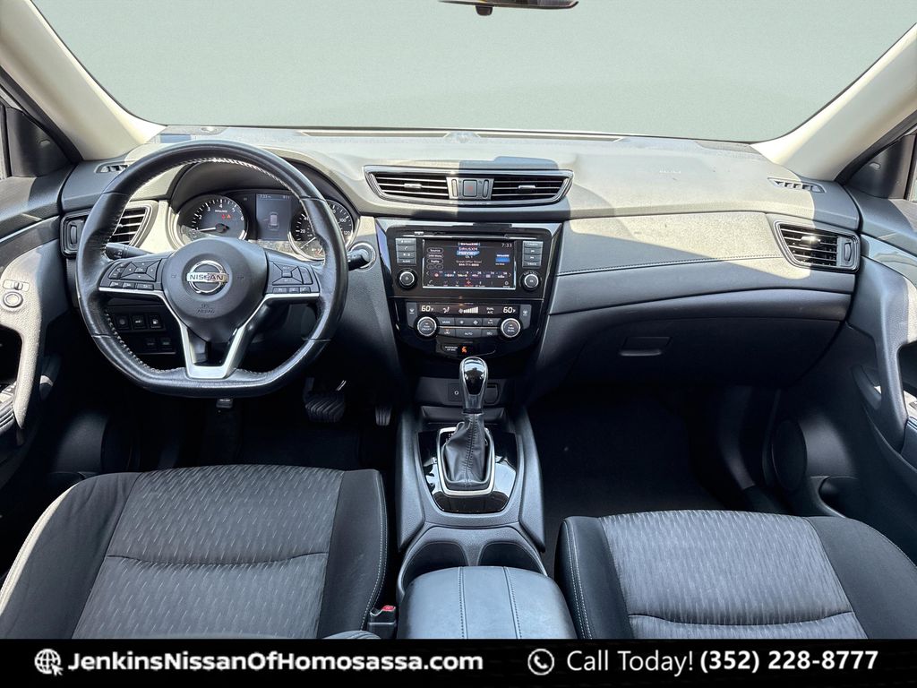 2019 Nissan Rogue SV - Photo 21