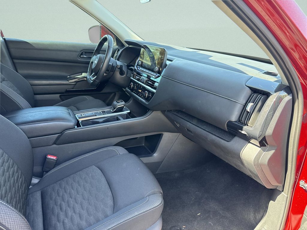 2023 Nissan Pathfinder SV - Photo 22