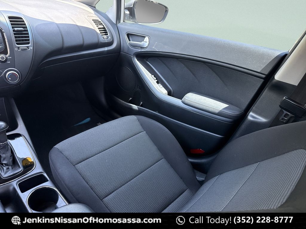 2018 Kia FORTE LX - Photo 27