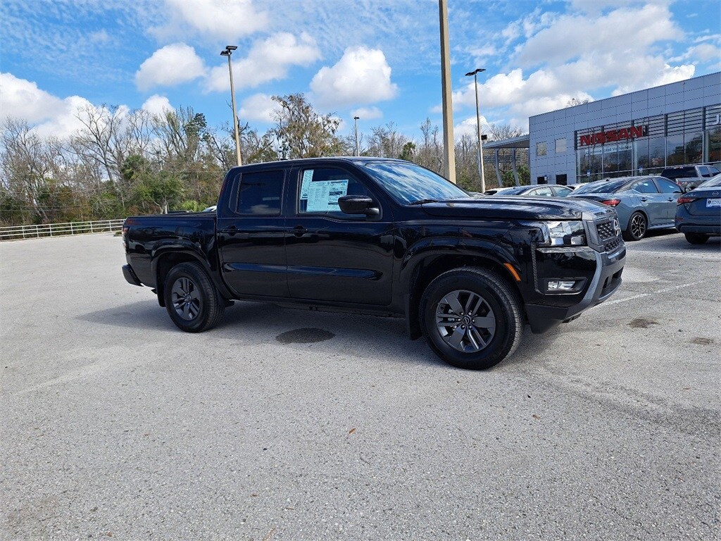 2025 Nissan Frontier SV photo 2