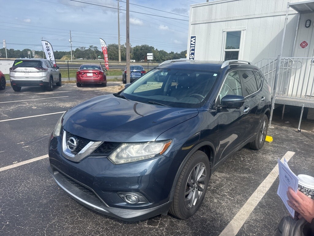 2016 Nissan Rogue SL photo 2