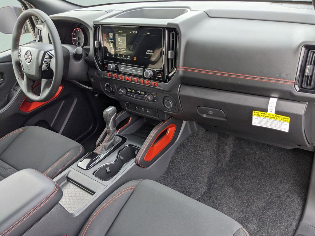 2025 Nissan Frontier PRO-4X - Photo 13
