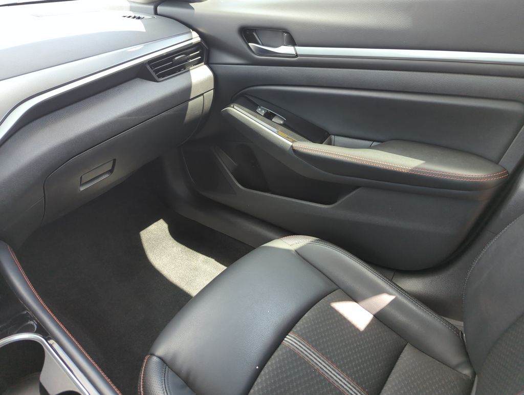 2024 Nissan Altima SR - Photo 27