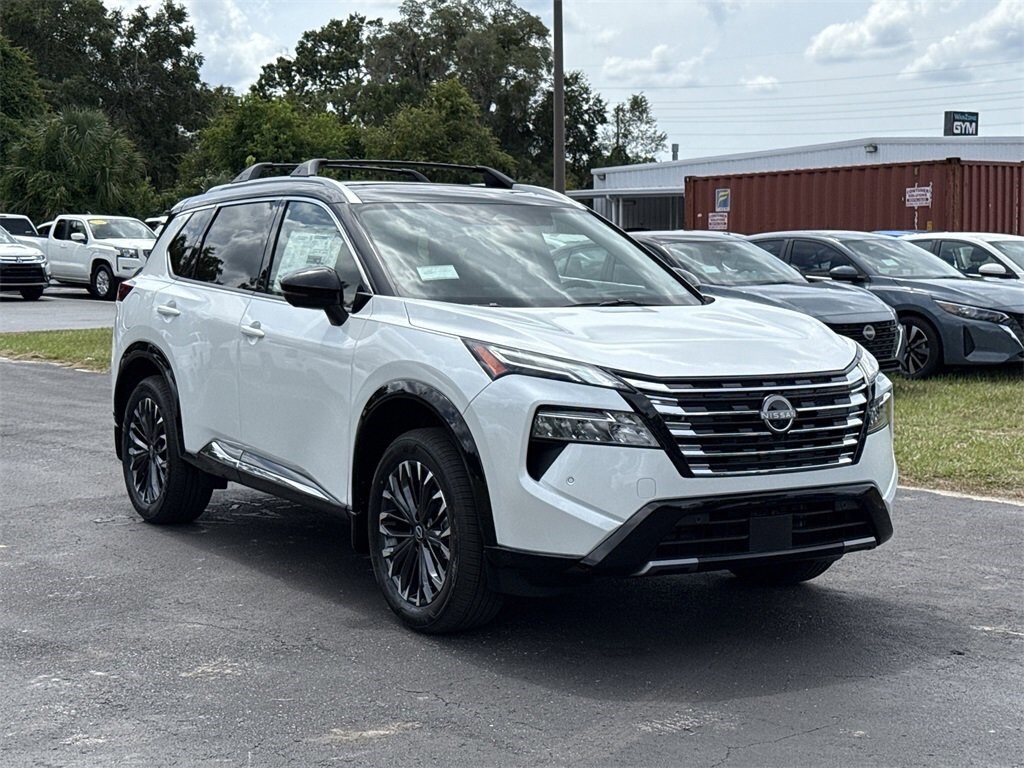 2026 Nissan Rogue Platinum photo 3