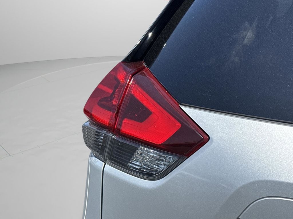 2019 Nissan Rogue SV - Photo 45