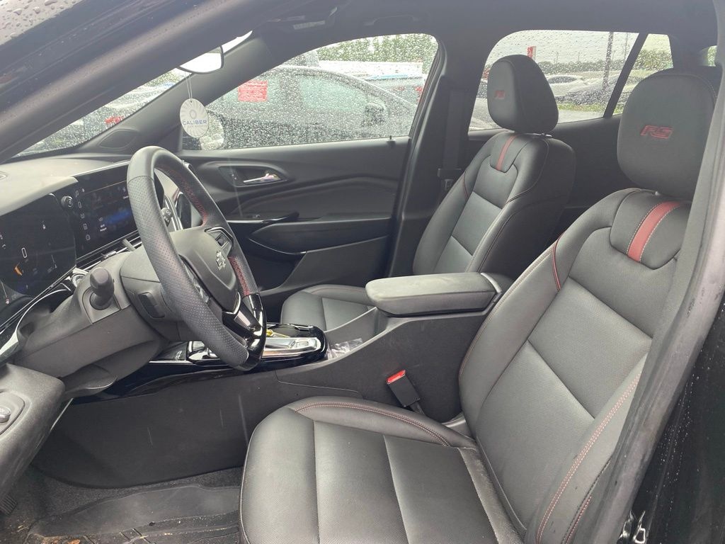 Used 2025 Chevrolet Trax 2RS SUV