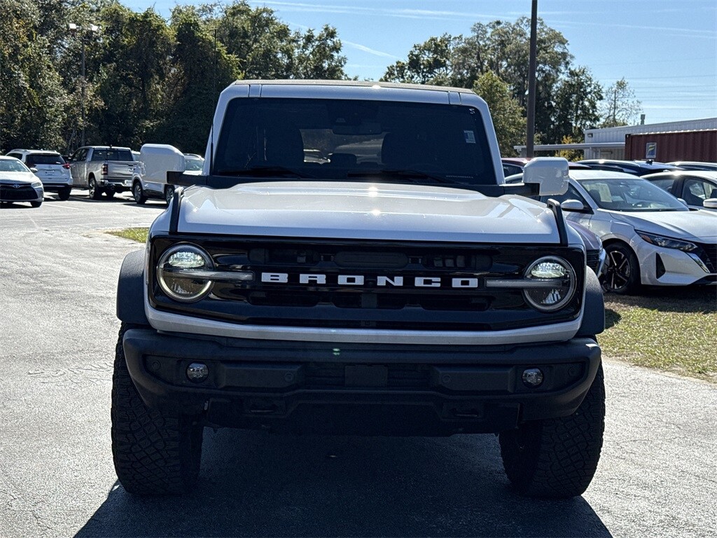 2023 Ford Bronco Outer Banks photo 2