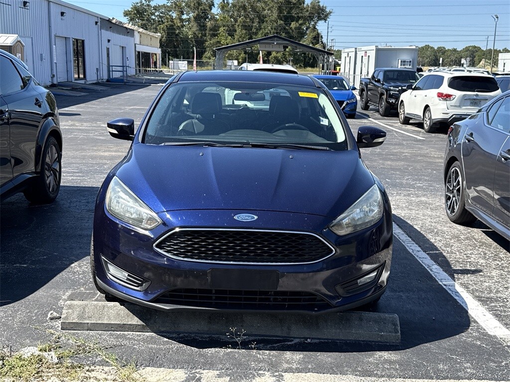 2016 Ford Focus SE photo 2