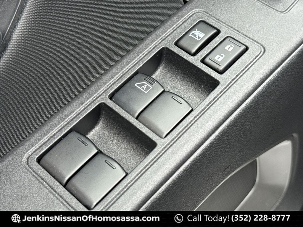 2024 Nissan Frontier SV - Photo 31