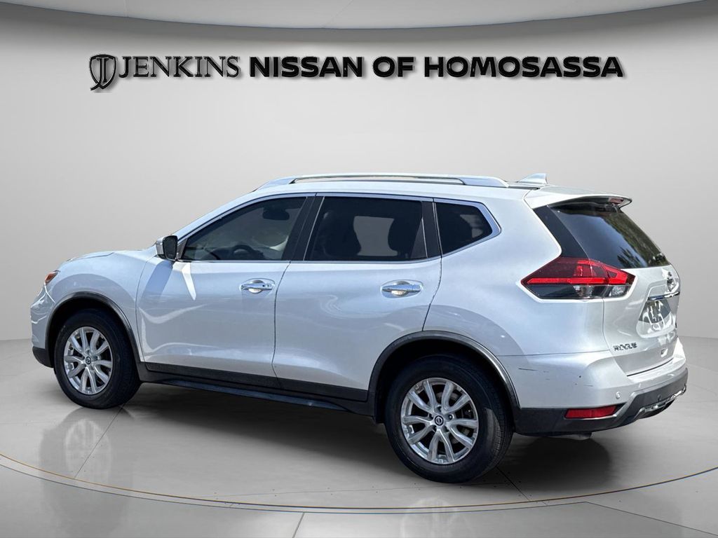 2019 Nissan Rogue SV - Photo 9