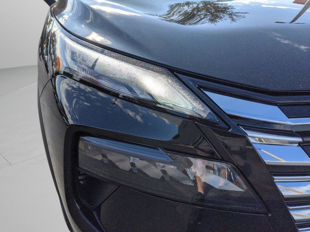 2025 Nissan Rogue S - Photo 13