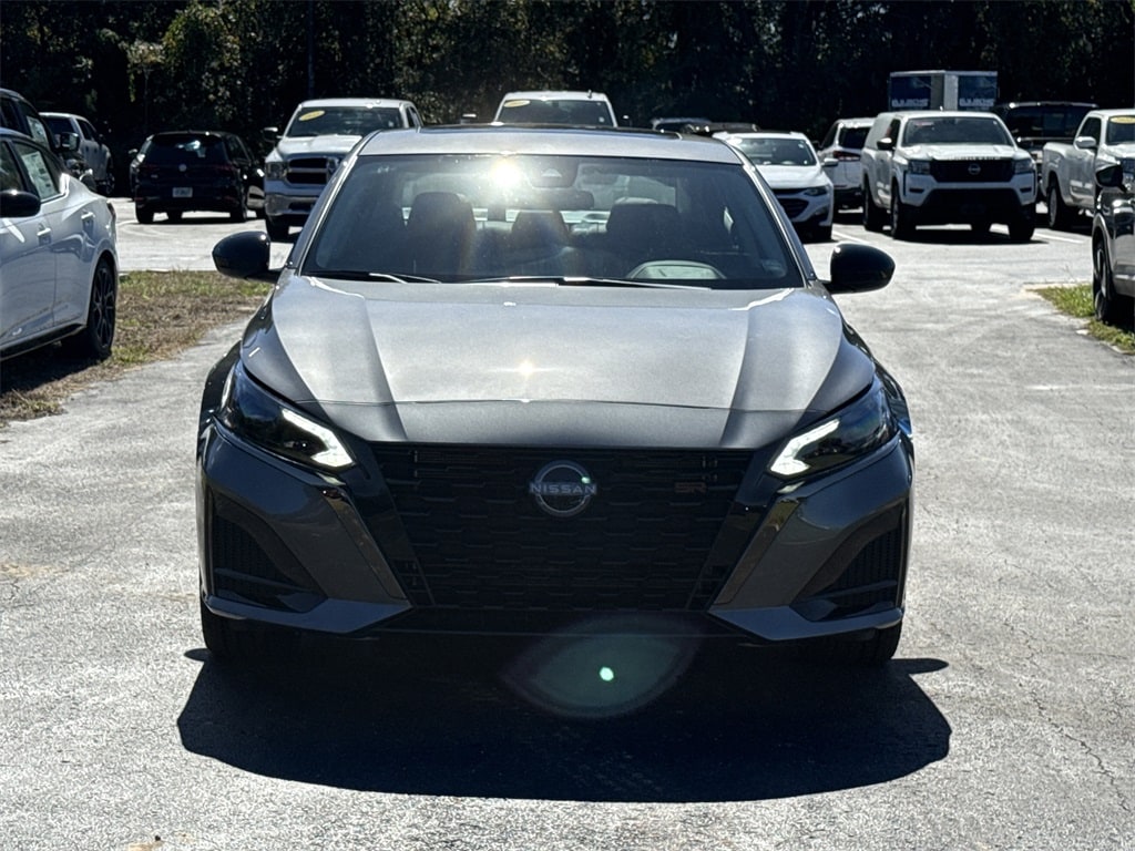 New 2025 Nissan Altima SR Sedan