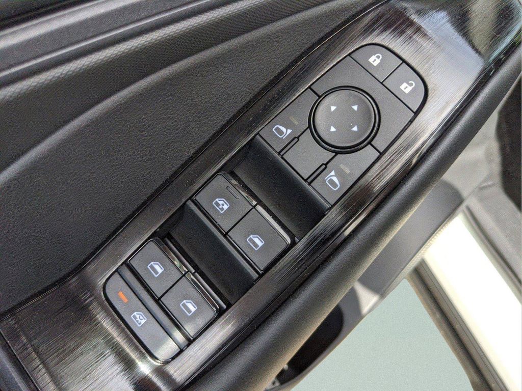 2025 Nissan Rogue S - Photo 26