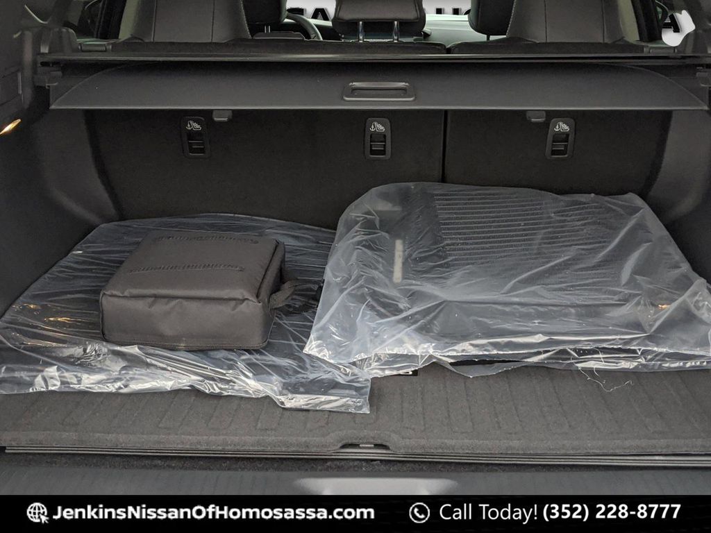2025 Nissan Murano SL - Photo 18