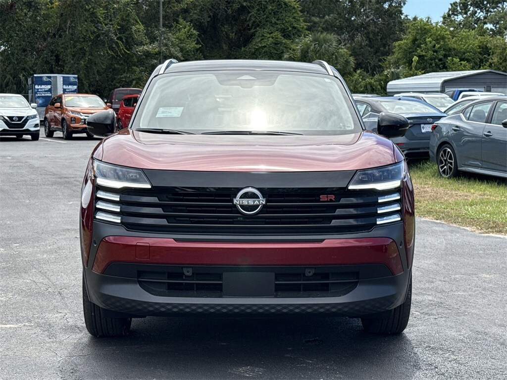 2025 Nissan Kicks SR photo 3