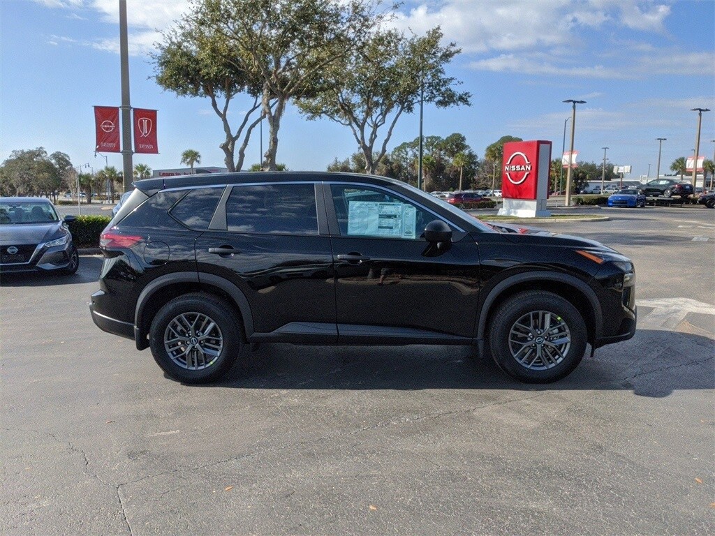 2025 Nissan Rogue S photo 3