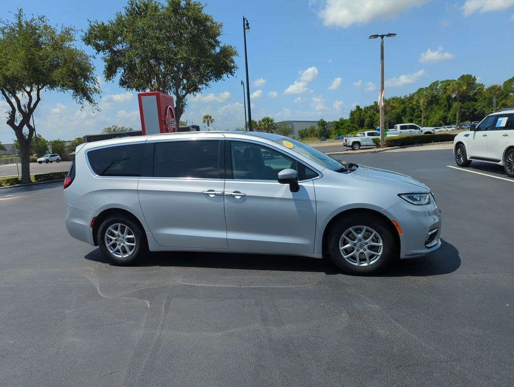 Used 2023 Chrysler Pacifica Touring L Van Passenger Van
