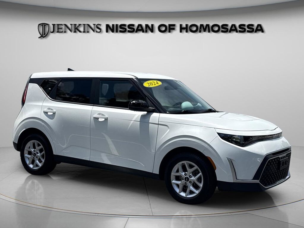 Used 2024 Kia Soul LX Hatchback