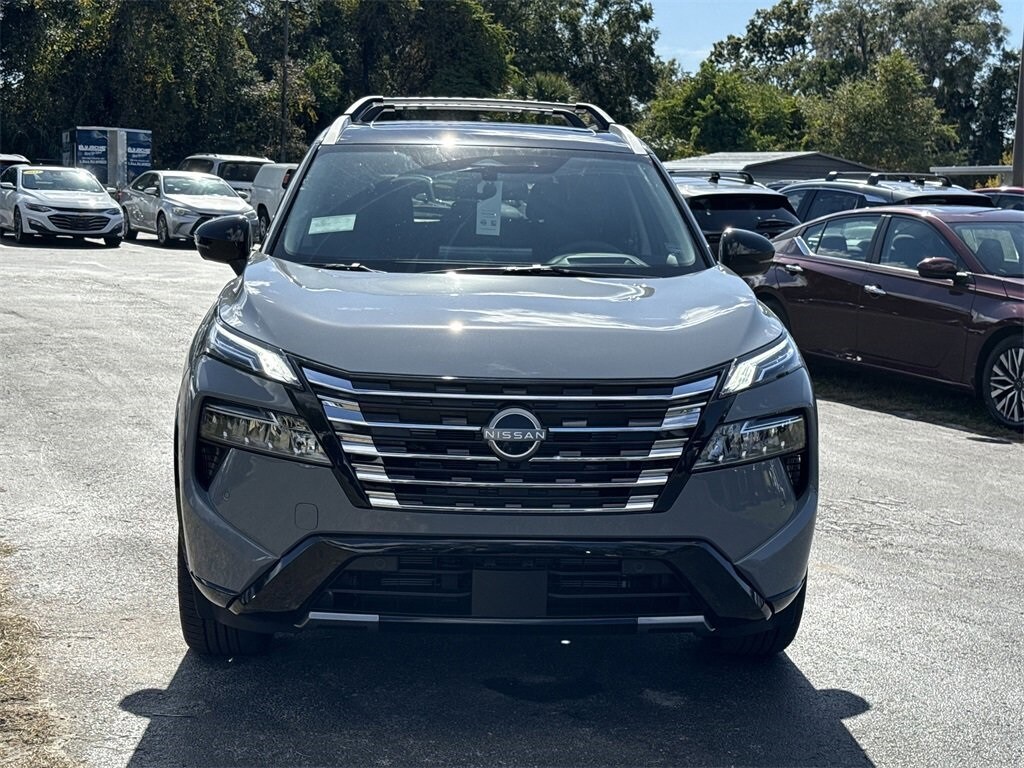 2026 Nissan Rogue Platinum photo 2