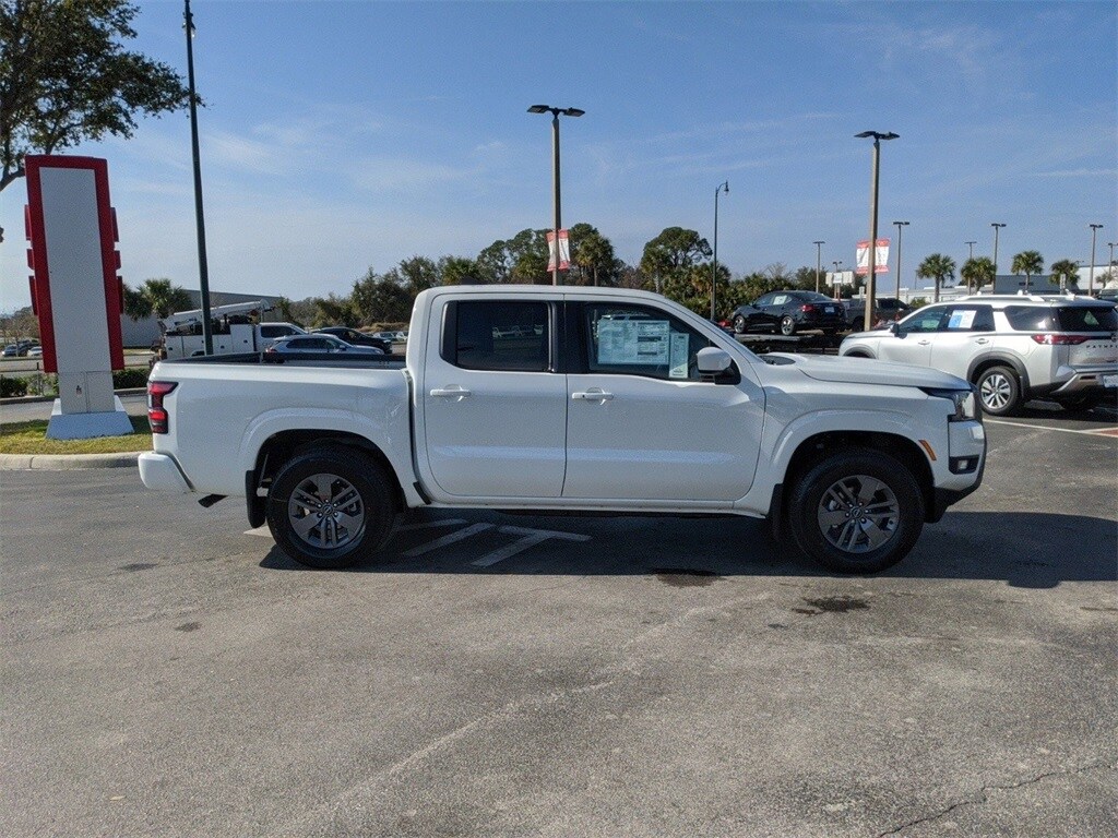 2025 Nissan Frontier SV photo 3