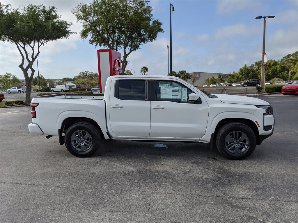 2025 Nissan Frontier SV photo 3