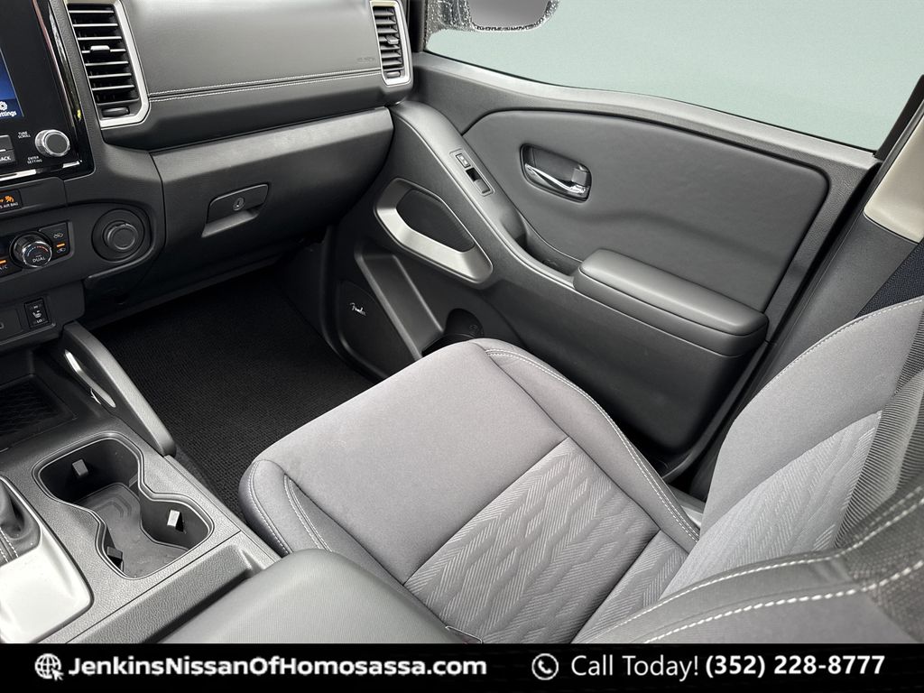 2024 Nissan Frontier SV - Photo 29
