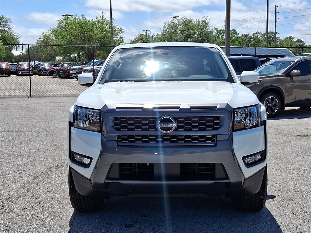 2025 Nissan Frontier SV photo 3