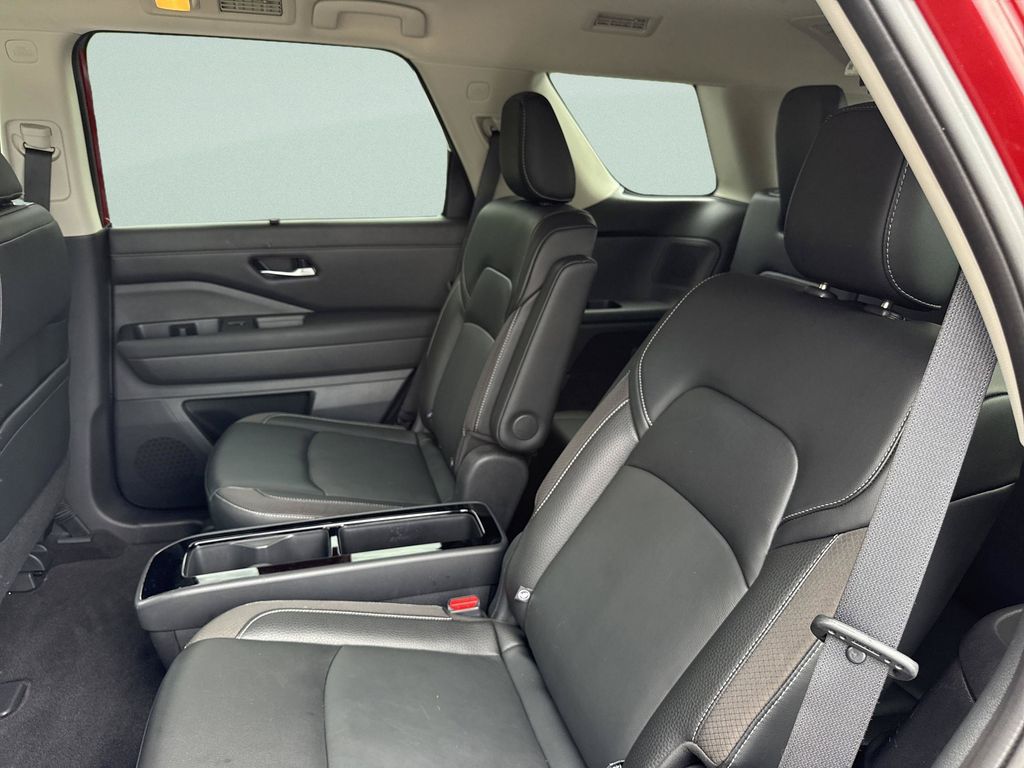 2023 Nissan Pathfinder SL - Photo 26