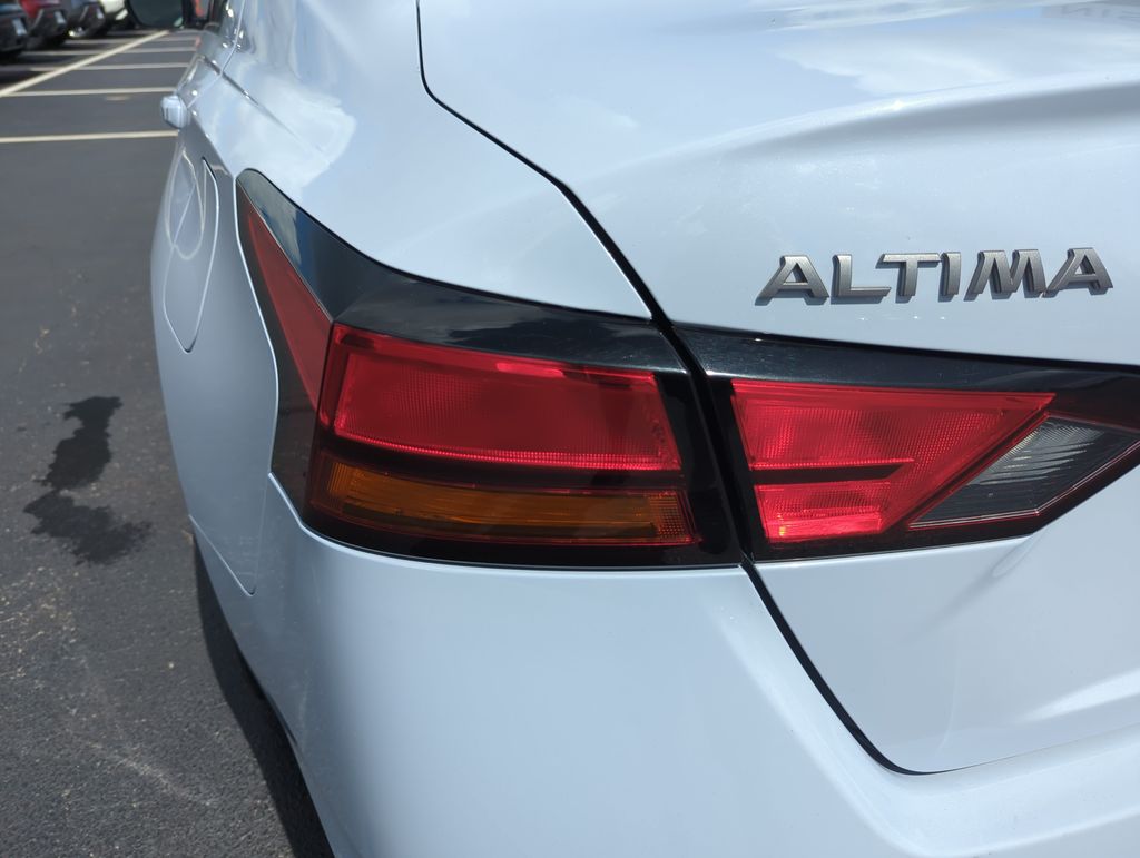 2024 Nissan Altima SR - Photo 18