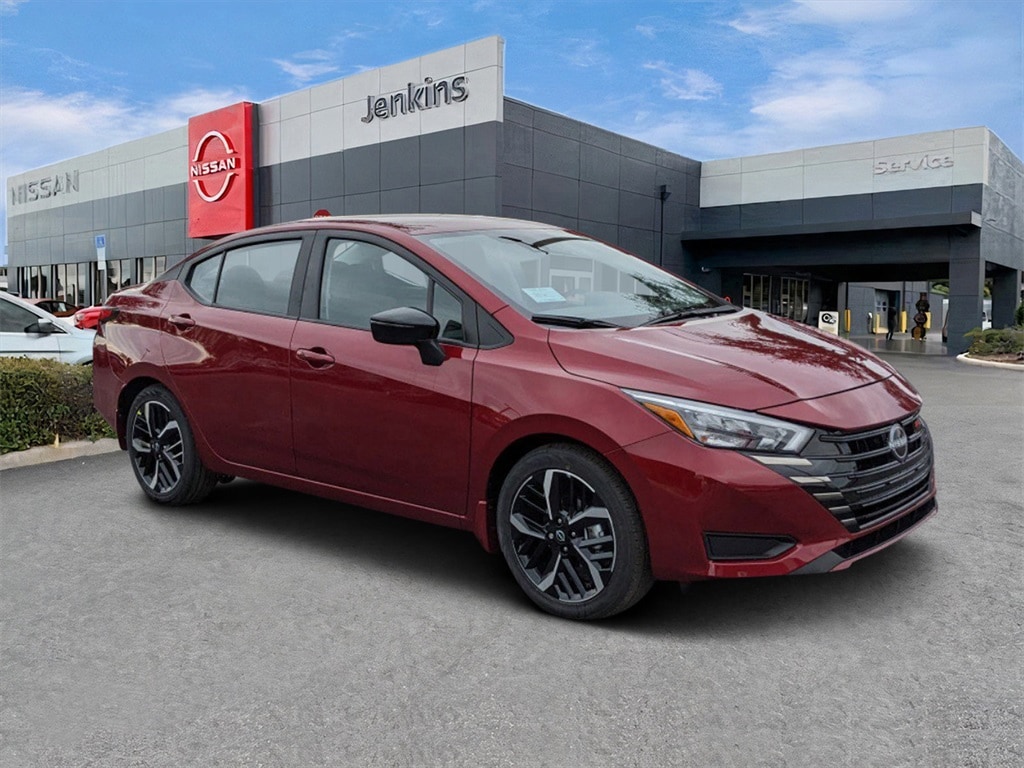 New 2025 Nissan Versa 1.6 SR Sedan