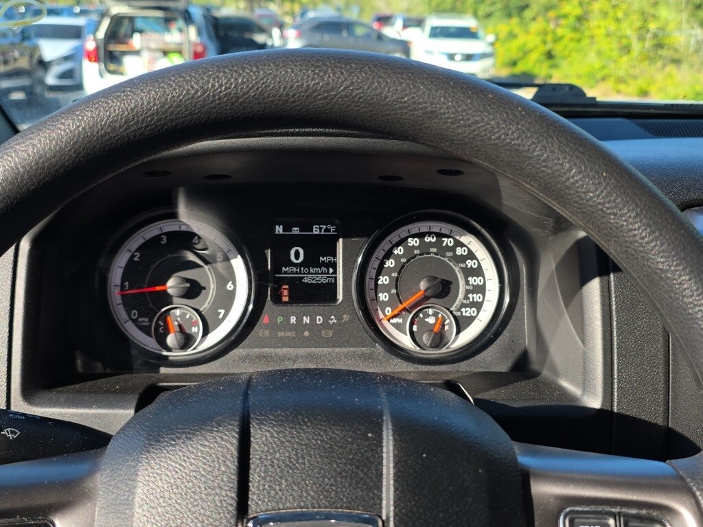 2024 Ram 1500 Classic SLT photo 4