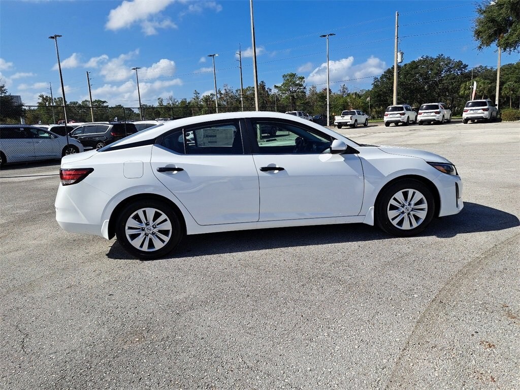 2025 Nissan Sentra S photo 3