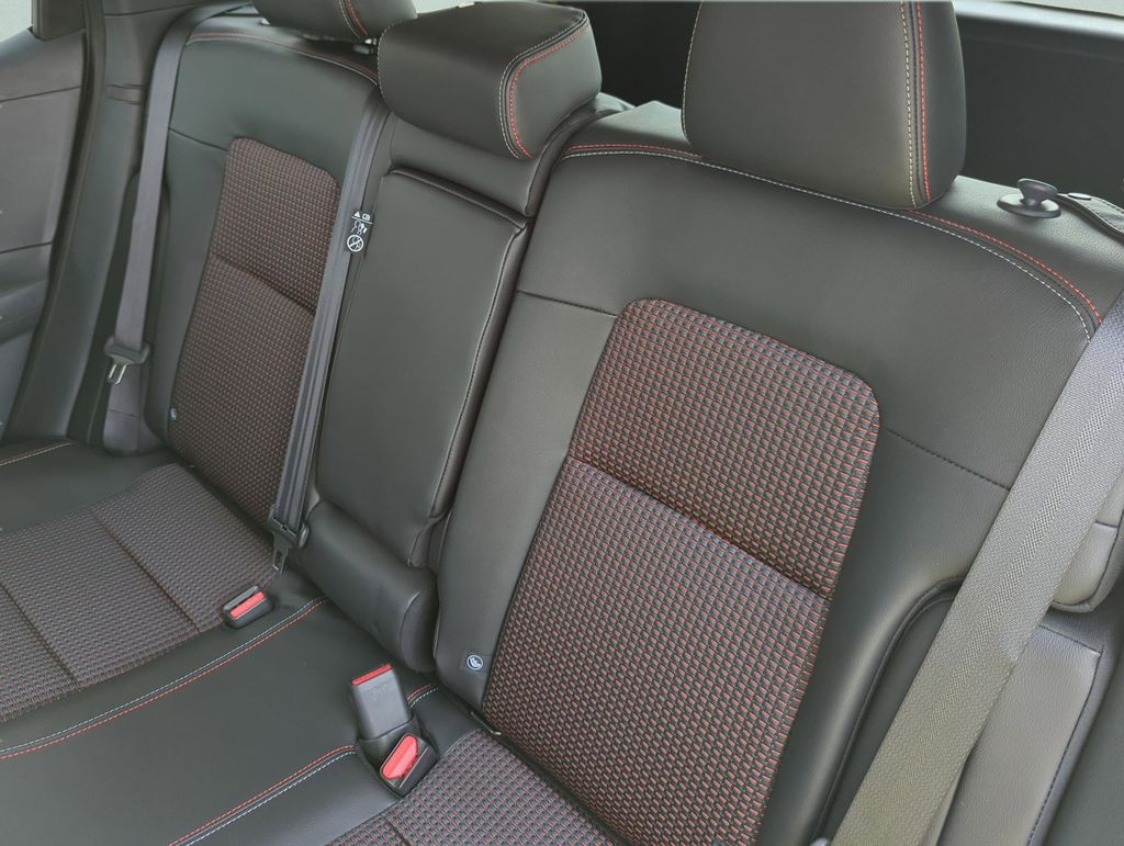 2026 Nissan KICKS SR - Photo 21