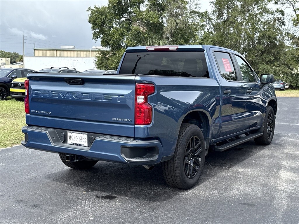 2024 Chevrolet Silverado 1500 Custom photo 3