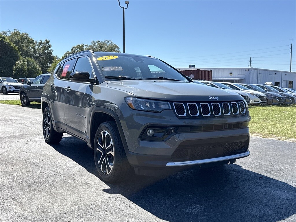 2023 Jeep Compass Limited photo 2