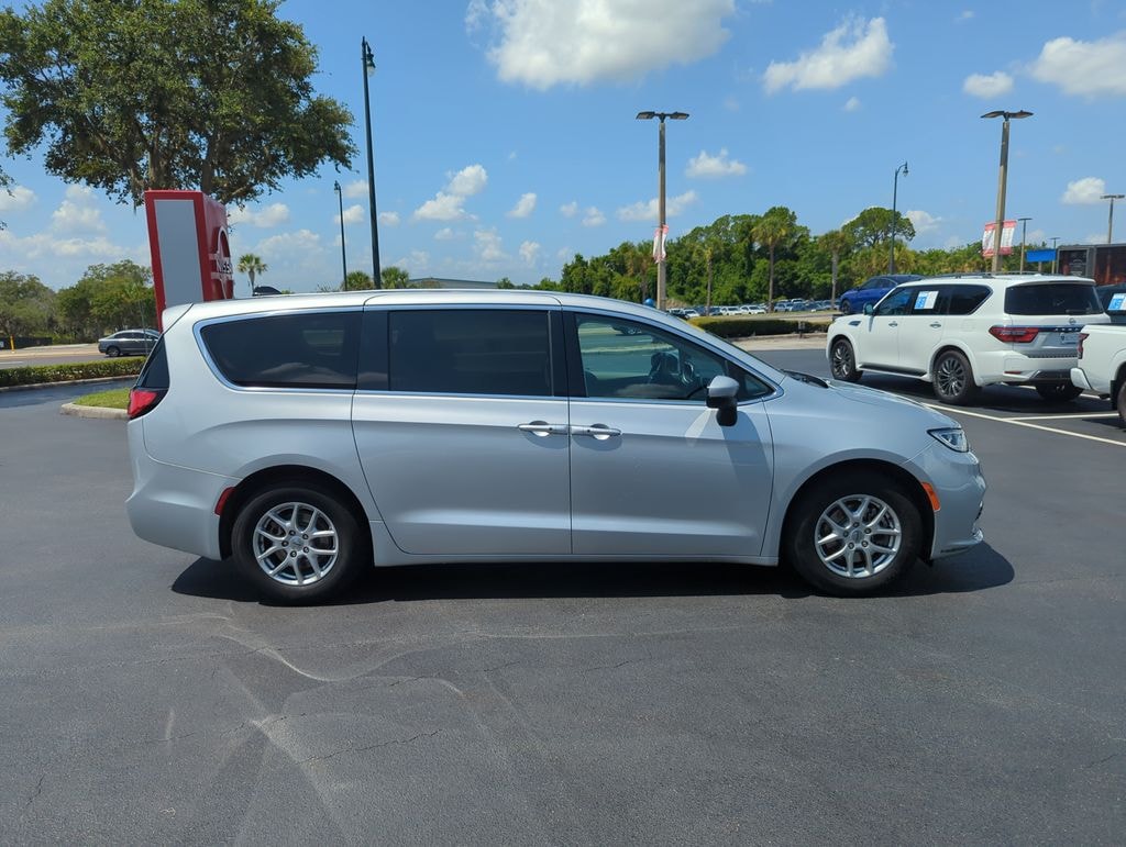 Used 2023 Chrysler Pacifica Touring L Van Passenger Van
