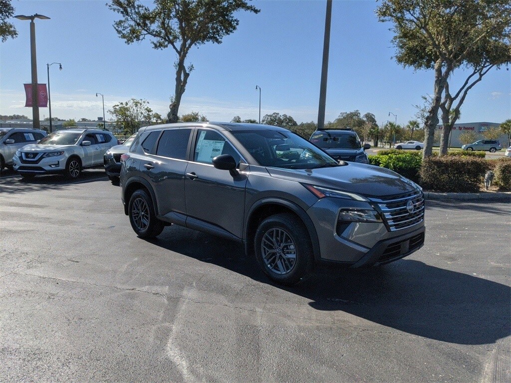 2025 Nissan Rogue S photo 2
