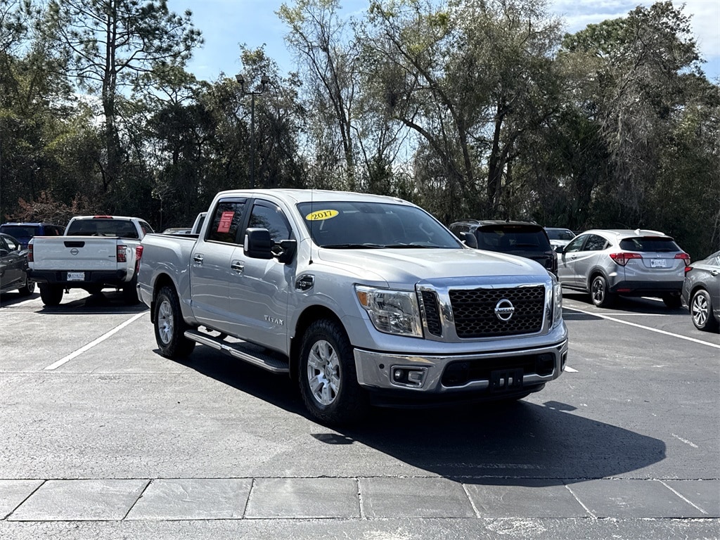 2017 Nissan Titan Truck Crew Cab 