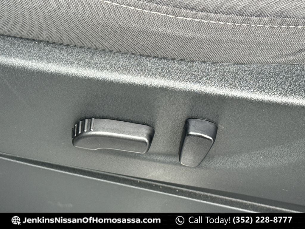 2024 Nissan Frontier SV - Photo 33