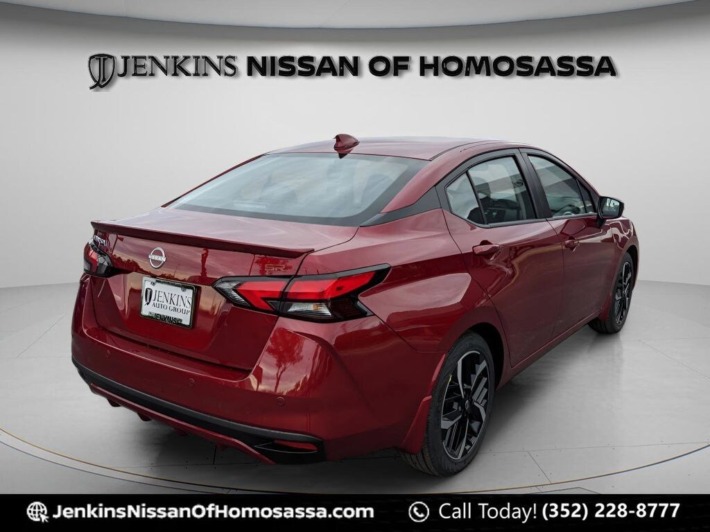 New 2025 Nissan Versa 1.6 SR Sedan