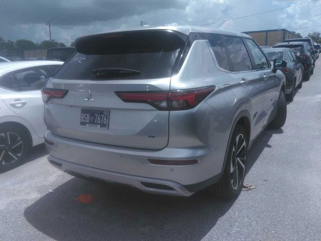 Used 2024 Mitsubishi Outlander SE SUV