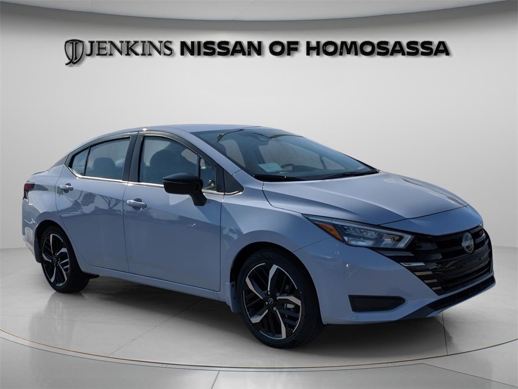 New 2025 Nissan Versa 1.6 SR Sedan
